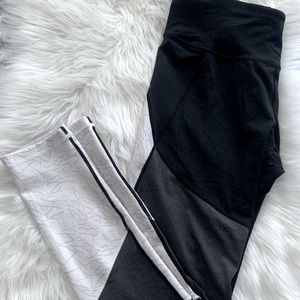 Calia // 7/8 Carrie Underwood Leggings